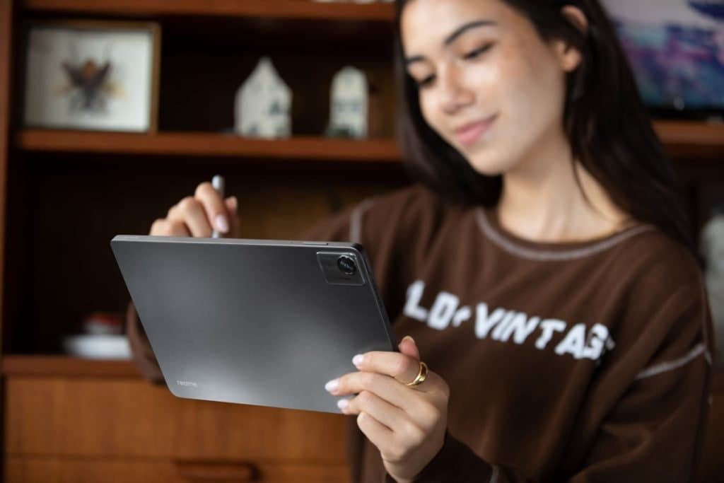 Realme Pad X with 5G connectivity debuts in India, Smart Keyboard and Pencil tag along
-Techweu
