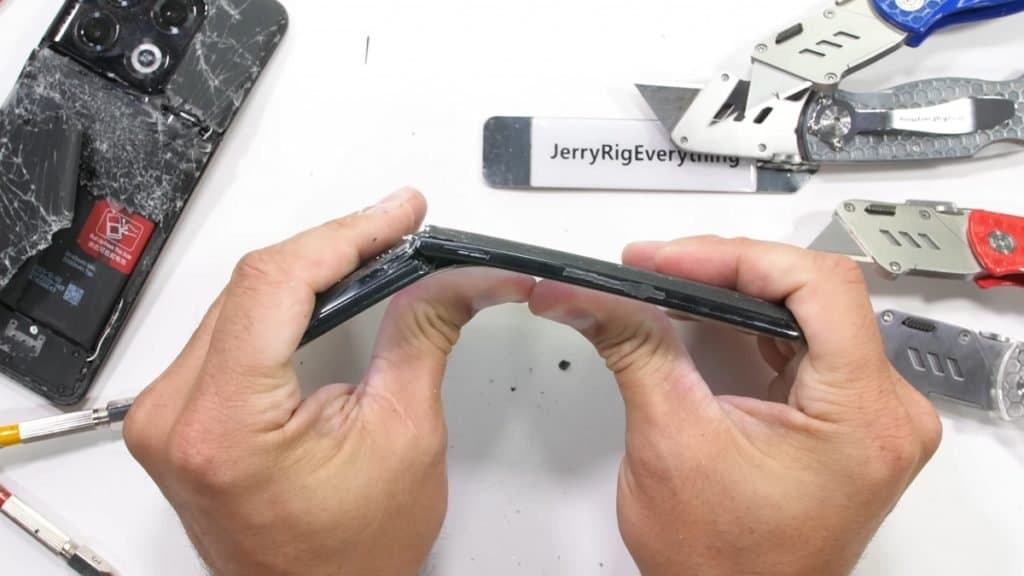 OnePlus responds to 10T’s durability test failure
-Techweu