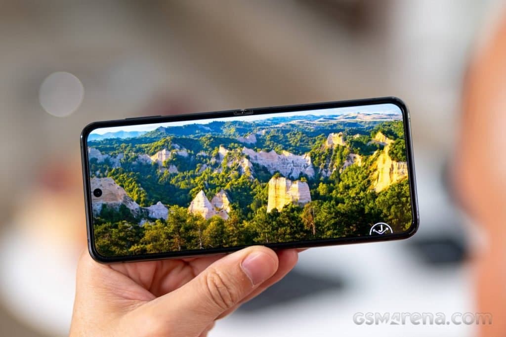 Samsung Galaxy Z Flip4 in for review
-Techweu