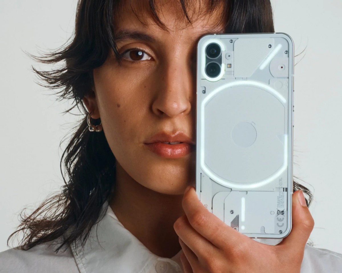 Nothing phone (1) is finally fully official