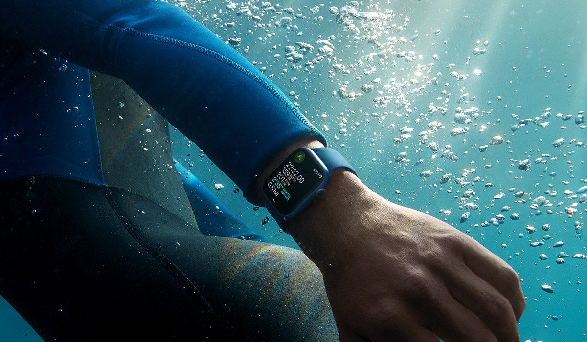 Gurman: Apple Watch Pro ruggedized smartwatch will start at $900