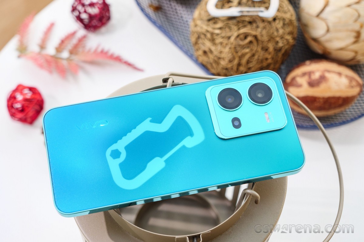 vivo V25 in for review