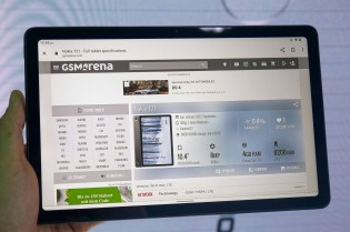 The Nokia T21 in the hand