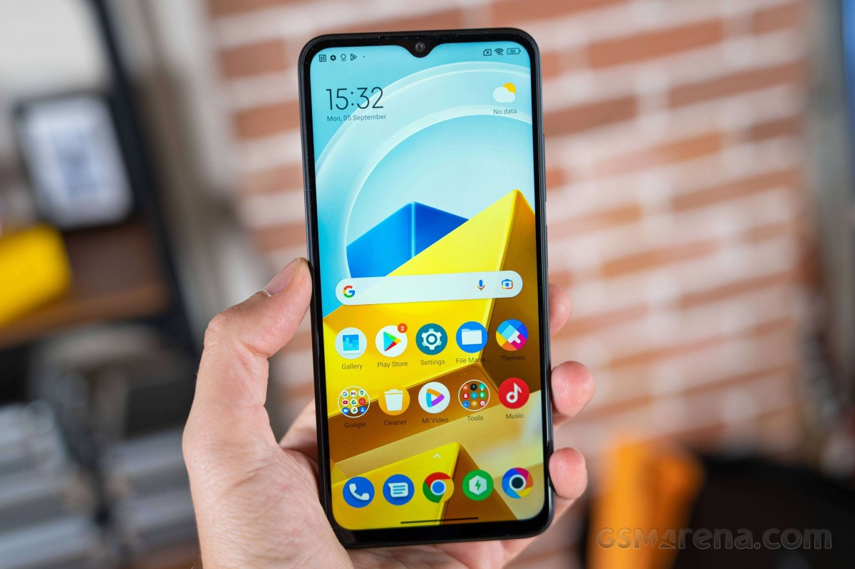 Poco M5 in for review