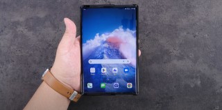 Transitioning from a fairly standard 6.8'' display to a 3: 2 7.4'' display