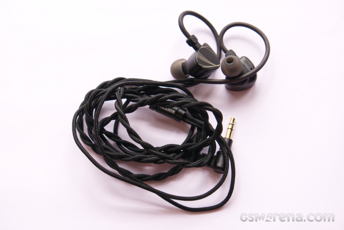 Moondrop Aria vs Snow Edition comparison