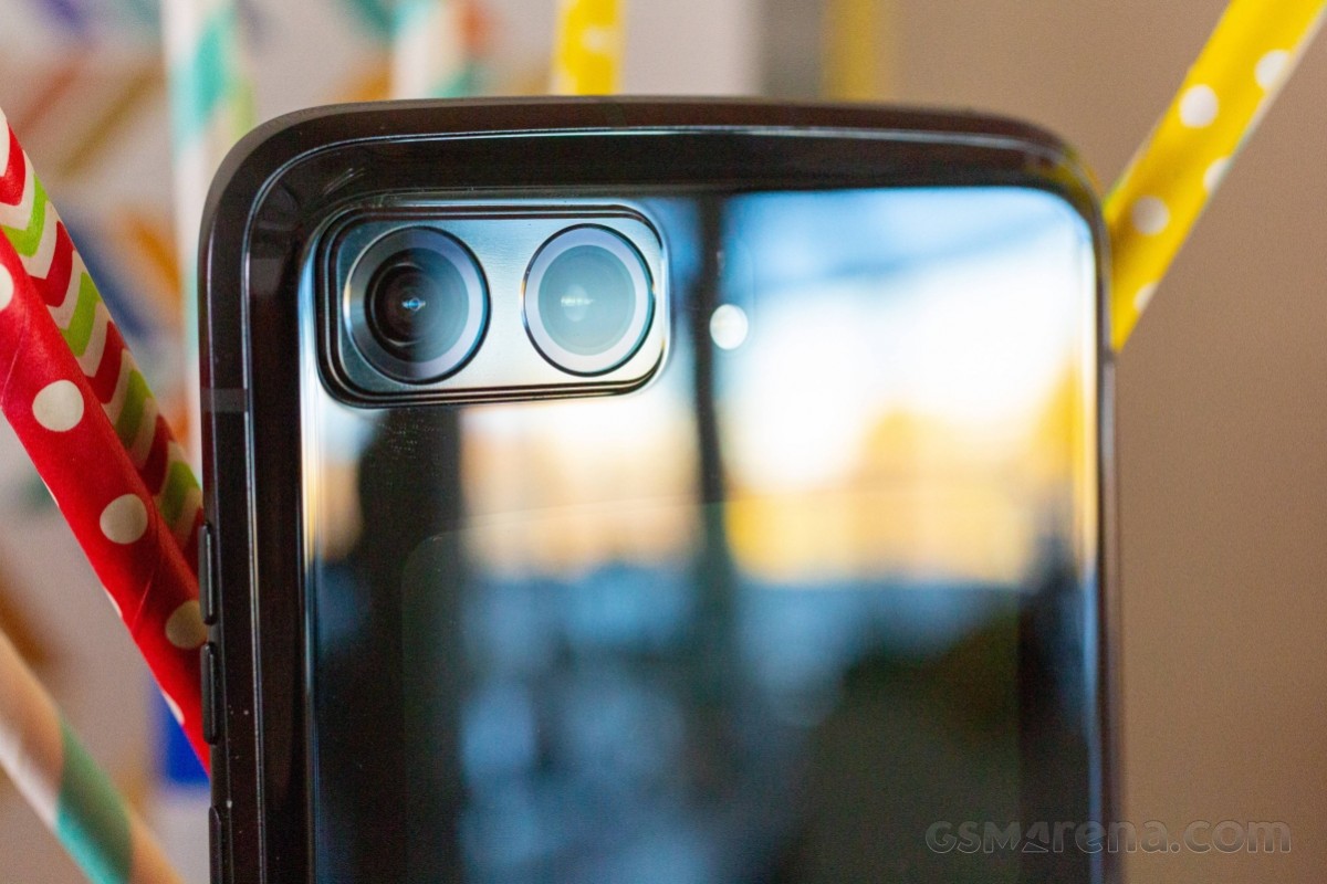 Motorola Razr 2022 in for review