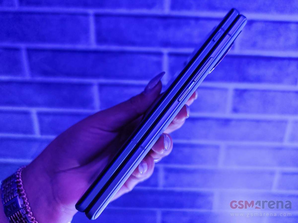 vivo X Fold comes with an alert slider