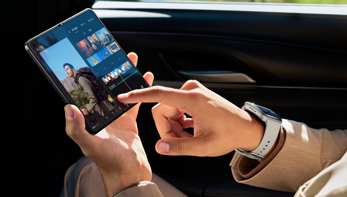 The Oppo Find N2 is thinner, lighter and has better screens, the Find N2 Flip 