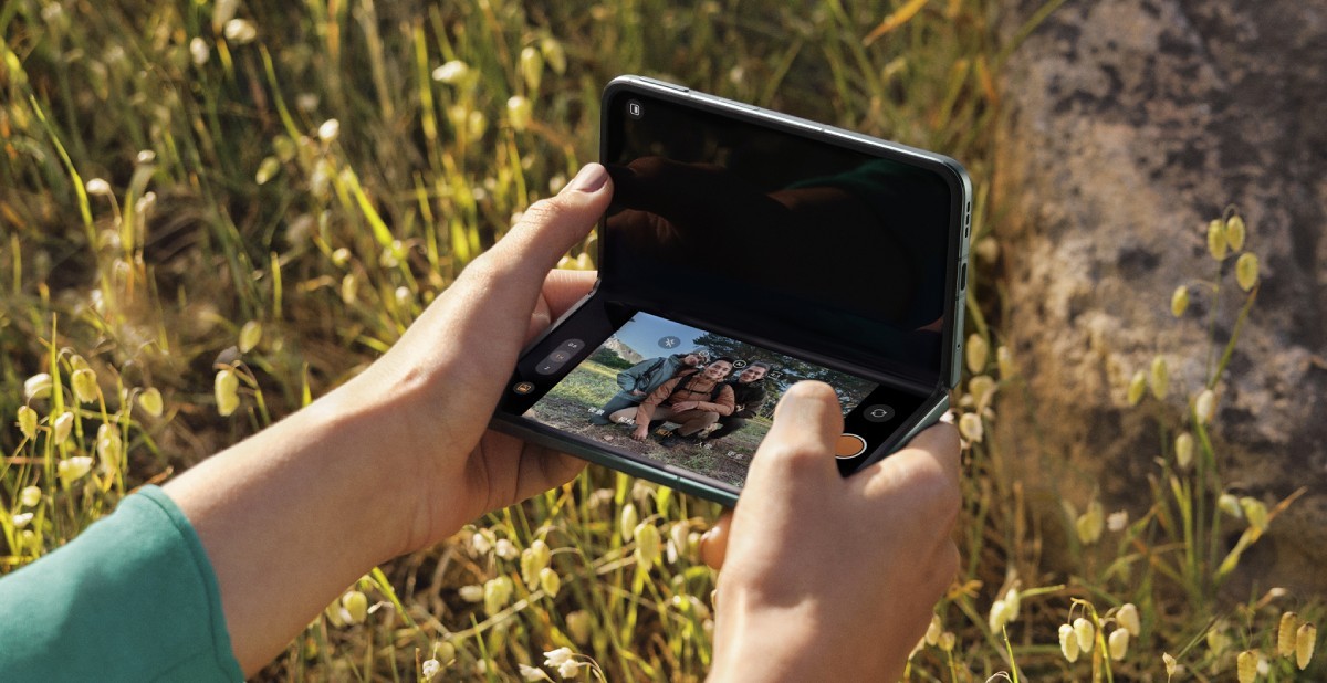 The Oppo Find N2 is thinner, lighter and has better screens, the Find N2 Flip 